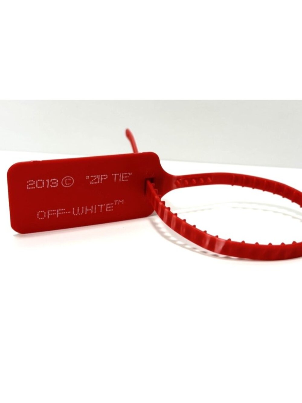 Off-White Red Zip Tie Tag 2013 Original Pre-Owned Streetwear Accessory GUC